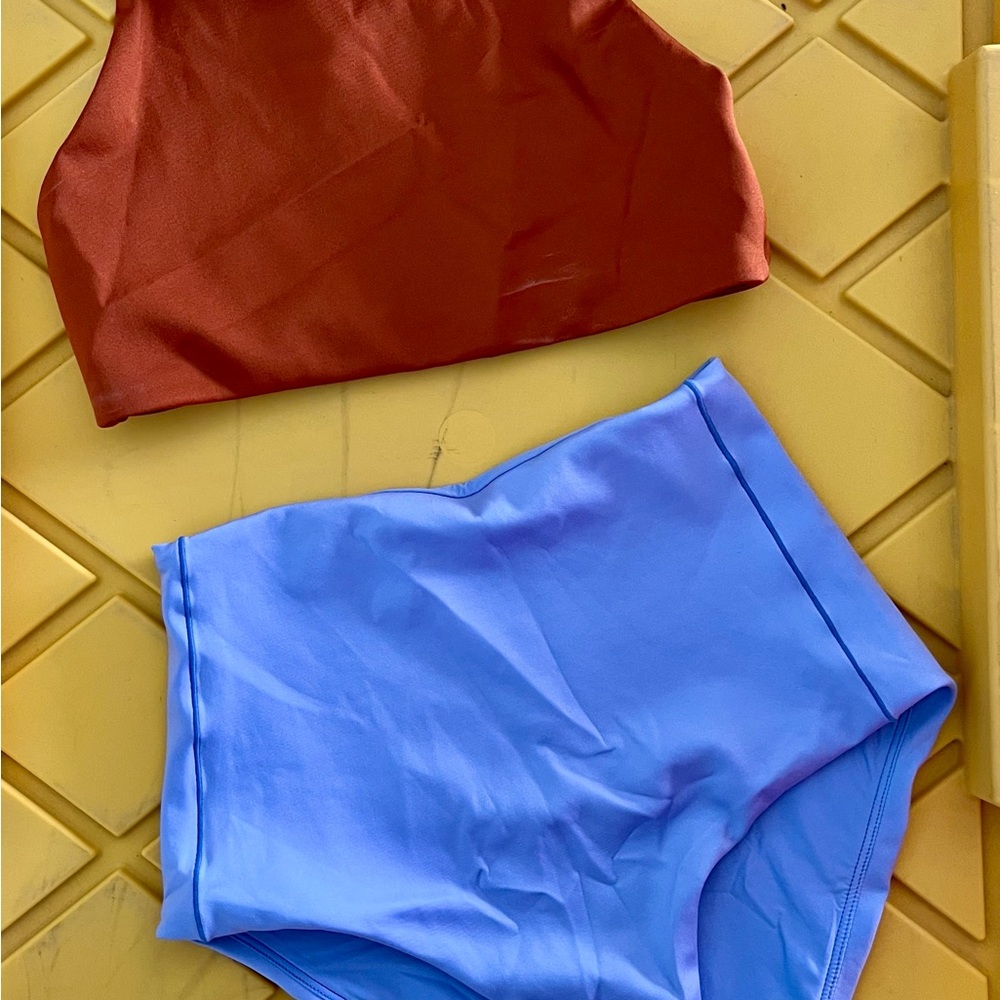 Left On Friday (S) Bronze Hi Dive top and (S) Periwinkle Hi Tide bottom.